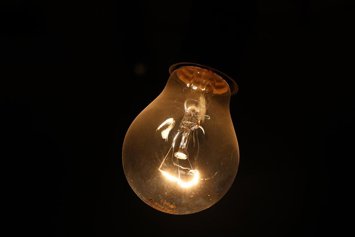 Archivo - Imagen de una bombilla