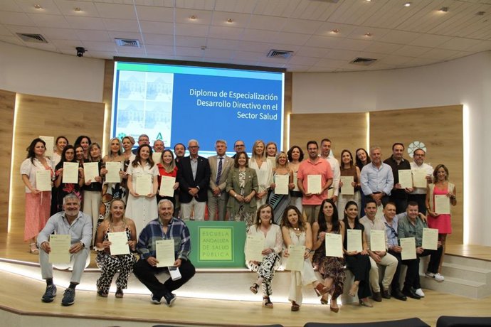 Entrega de los títulos de Diploma de Especialización en Desarrollo Directivo en el Sector Salud.