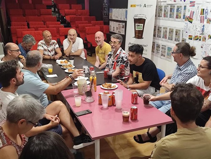 La Fundación Descubre se une al Orgullo LGBTIQA+ 2025 con un Café con Ciencia para conocer y entrenar las defensas del cuerpo humano