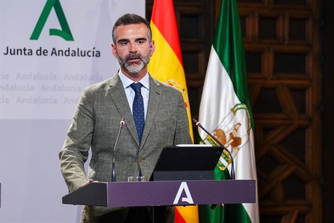 El consejero de Agricultura, Agua y Desarrollo Rural, Ramón Fernández-Pacheco  comparece  en la rueda de prensa posterior al Consejo de Gobierno. A 25 de junio de 2025, en Sevilla (Andalucía, España). El Consejo de Gobierno de la Junta de Andalucía se reú