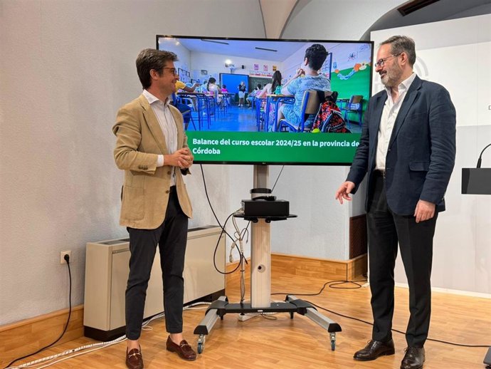 Diego Copé y Adolfo Molina en la presentación del balance del curso escolar 2024-25 en Córdoba.