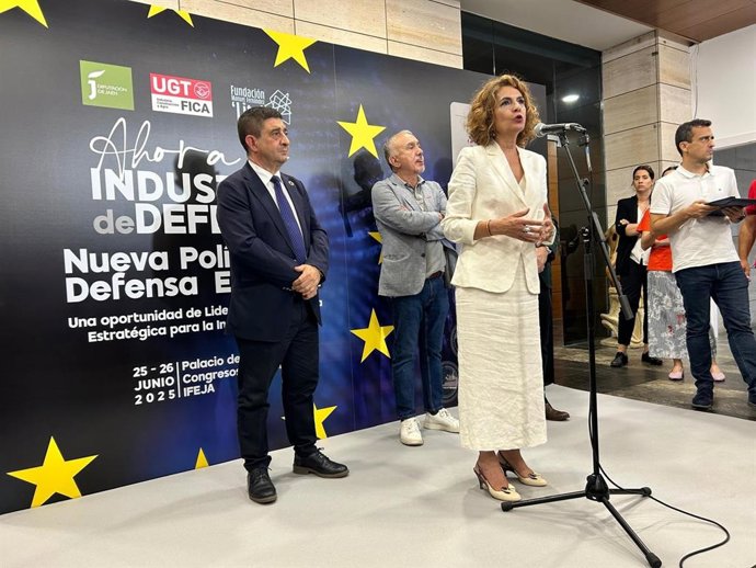 Mará Jesús Montero en su intervención antes de la apertura de la  jornada 'Nueva política de defensa. Una oportunidad de liderazgo y Autonomía Estratégica para la Industria Española'