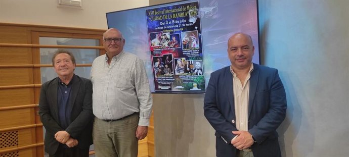 Duque explica el programa del Festival Internacional de Música de La Rambla.