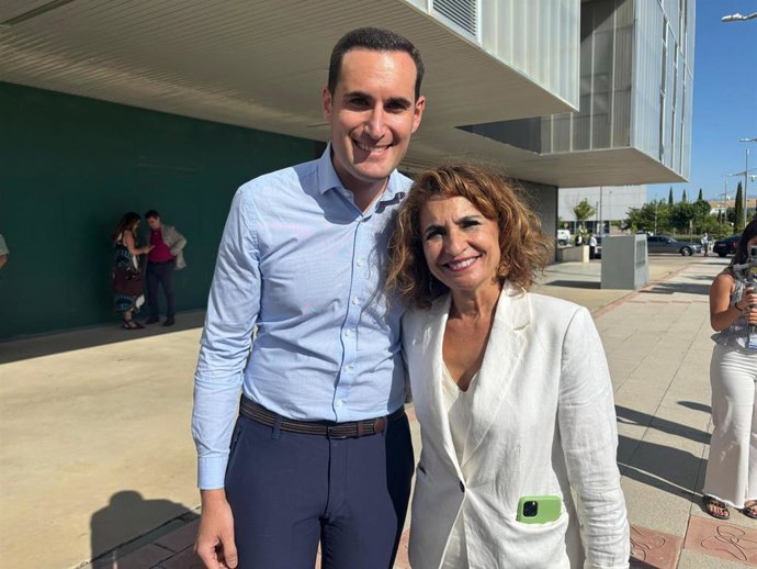 Juan Latorre y María Jesús Montero