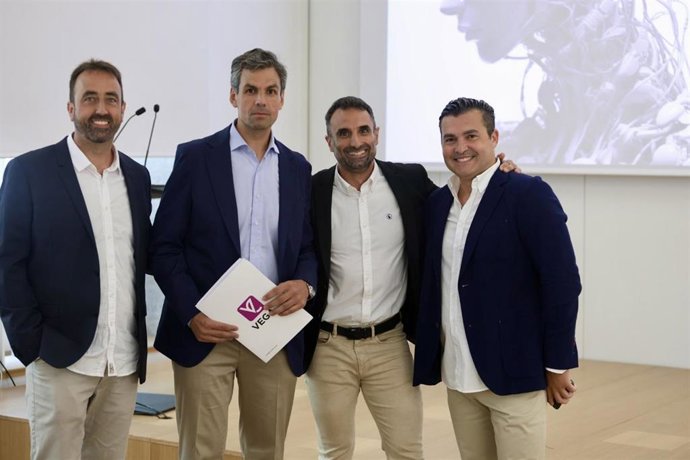 Jorge Fernández, Manuel Montenegro, Rubén Gardón y David Calvo, impulsores de la app Vega para luchar contra la violencia de género.