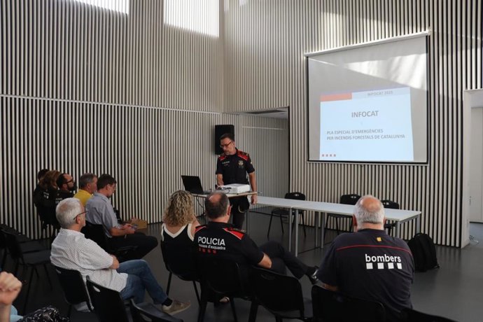 Interior aborda en Tortosa (Tarragona) la autoprotección por incendios forestales en zonas rurales