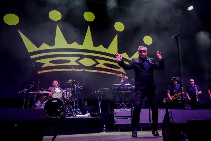 Archivo - El cantante Suggs de la banda Madness durante una actuación en Noches del Botánico, en el Real Jardín Botánico Alfonso XIII, a 23 de junio de 2022, en Madrid