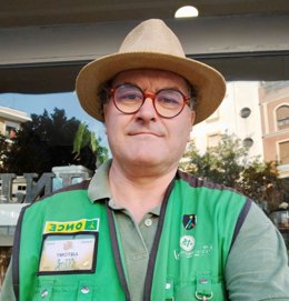 El vendedor de la ONCE Antonio Miguel Mena.