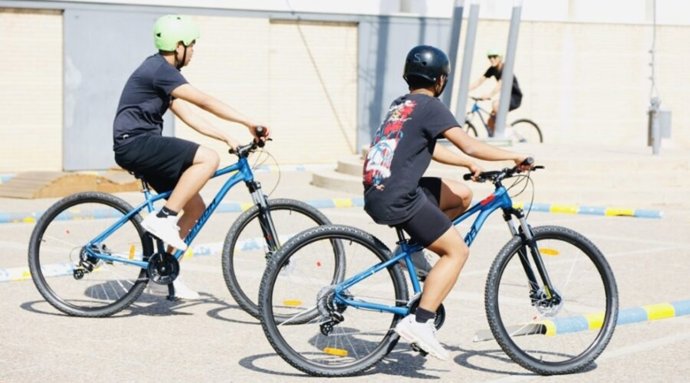 Programa para enseñar a niños a ir en bicicleta