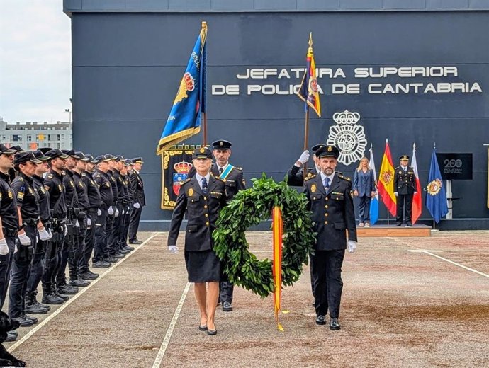 Cantabria rinde homenaje a los policías nacionales víctimas del terrorismo