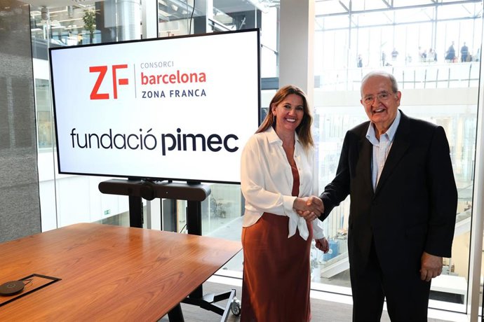 La directora general del CZFB, Blanca Sorigué, y el presidente de la Fundación Pimec, Josep González.