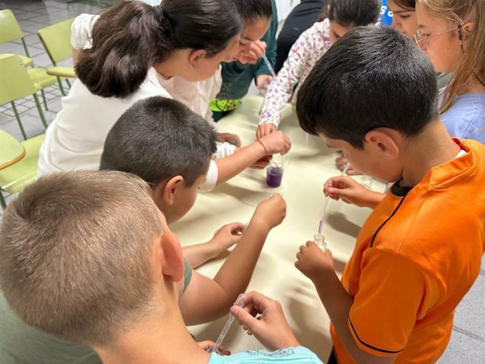 Más de 56.000 personas participan en el programa 'Ciencia al Fresquito' de la Fundación Descubre