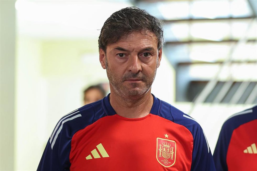 El entrenador español Santi Denia.