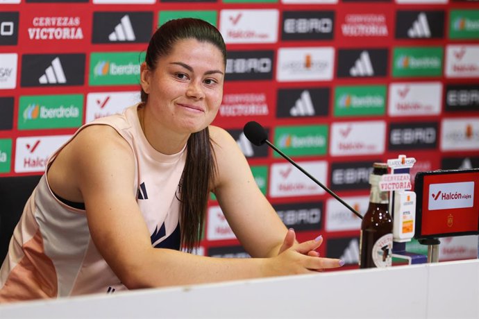 La jugadora de la selección española María Méndez durante una rueda de prensa.