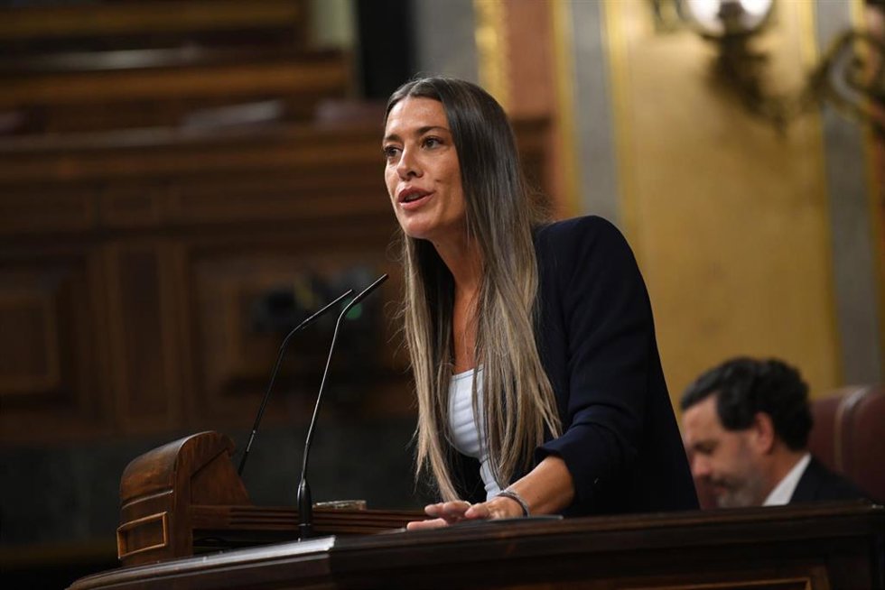 Archivo - La portavoz de Junts en el Congreso, Miriam Nogueras, interviene durante una sesión plenaria, en el Congreso de los Diputados, a 7 de mayo de 2025, en Madrid (España).