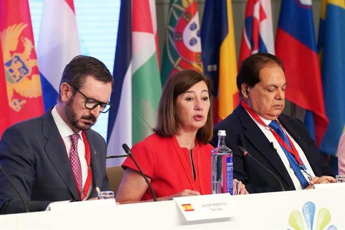 La presidenta del Congreso de los Diputados, Francina Armengol, durante su intervención en la inauguración de la Cumbre de Presidntes de la Asamblea Parlamentaria de la Unión por el Mediterráneo (APUpM).