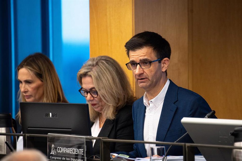 El presidente de RTVE, José Pablo López, comparece durante la Comisión Mixta de Control Parlamentario de la Corporación RTVE y sus Sociedades, en el Congreso de los Diputados, a 29 de mayo de 2025, en Madrid (España). Durante la comisión, ha informado a