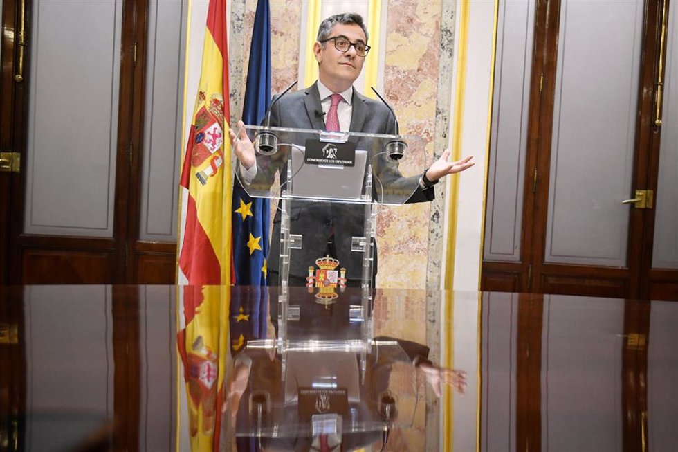 El ministro de Presidencia, Justicia y Relaciones con las Cortes, Félix Bolaños,en una comparecencia ante la prensa