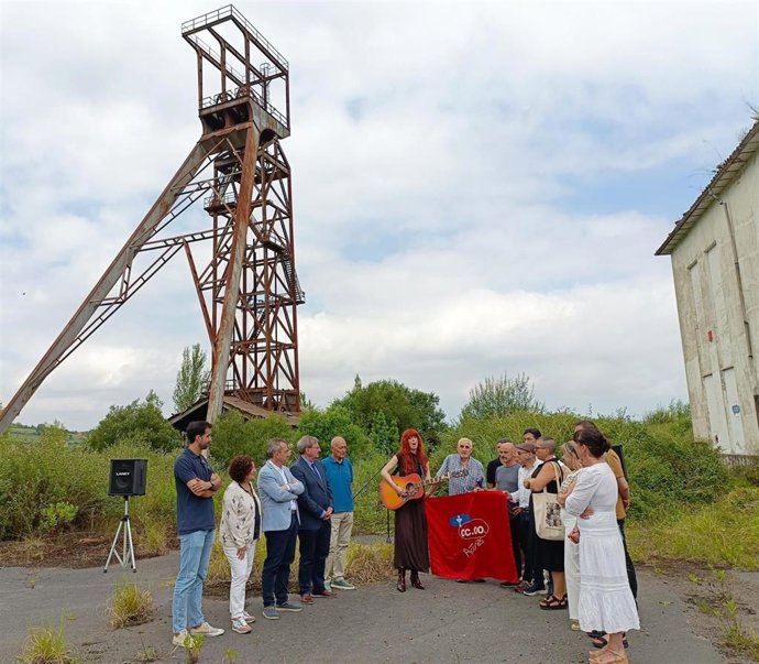El secretario de Estado de Memoria Democrática, Fernando Martínez,preside el acto con motivo de la incoación del expediente de declaración de la Mina de La Camocha (Gijón) como Lugar de la Memoria Democrática.