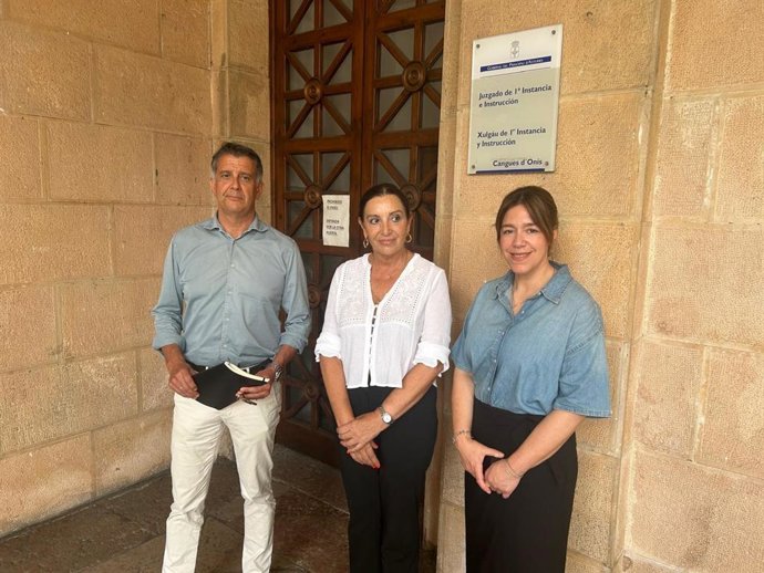 Manuel Cifuentes, a la izquierda