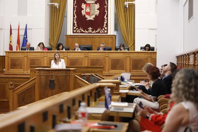 La crispación nacional por supuesta corrupción del PSOE se cuela en Cortes eclipsando el debate de financiación