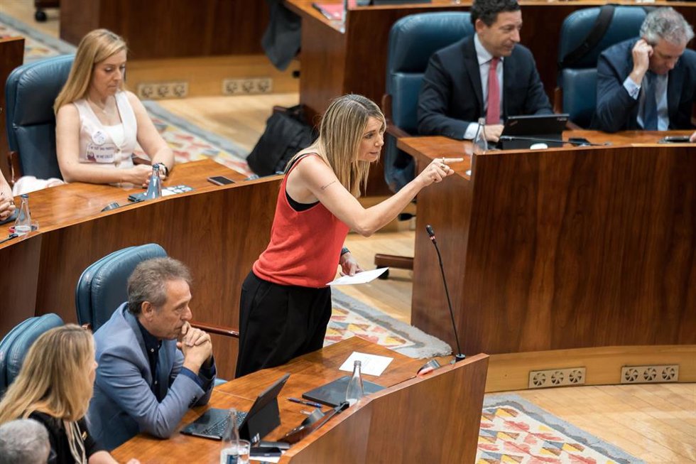 La portavoz del PSOE en la Asamblea, Mar Espinar, interviene durante una sesión plenaria en la Asamblea de Madrid