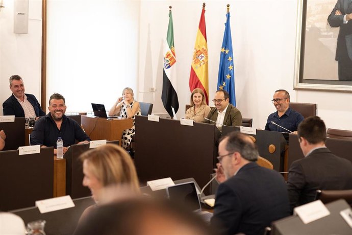 Pleno ordinario de la Diputación de Cáceres correspondiente al mes de junio