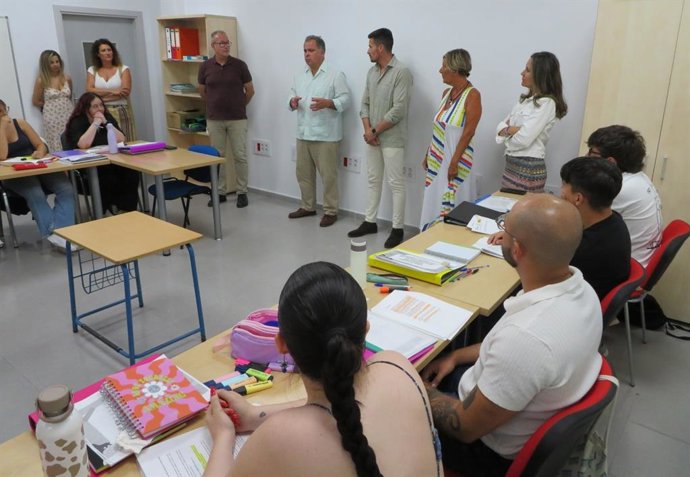 Inauguración del Programa de Empleo y Formación 'Jóvenes Gestores de Recursos Humanos' en Aljaraque (Huelva).