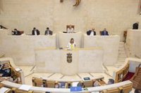 PRC, PSOE y Vox critican la "parálisis" de Cantabria y creen que Buruaga vive en "un mundo imaginario"