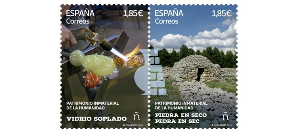 Los dos sellos homenaje a Patrimonio Inmaterial de la Humanidad.