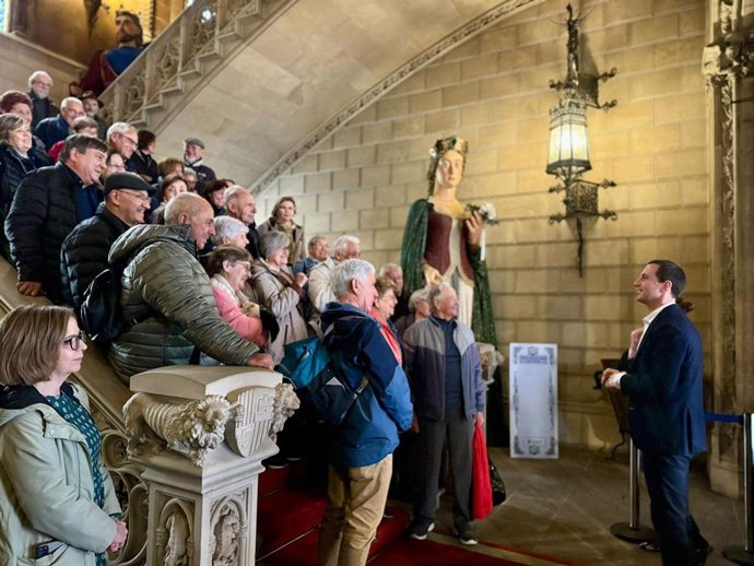 Las visitas al Palau del Consell baten récords, con casi 5.000 personas sólo en el primer semestre del año.