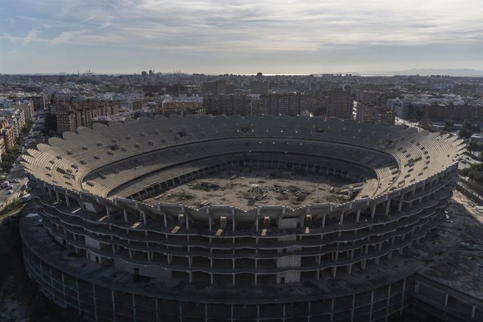Archivo - El estadio Nou Mestalla en obras, a 10 de enero de 2025, en Valencia, Comunidad Valenciana (España). El Valencia reanuda las obras del nuevo estadio tras casi 16 años parado. Han pasado 5.798 días desde que se paralizó la construcción del campo 