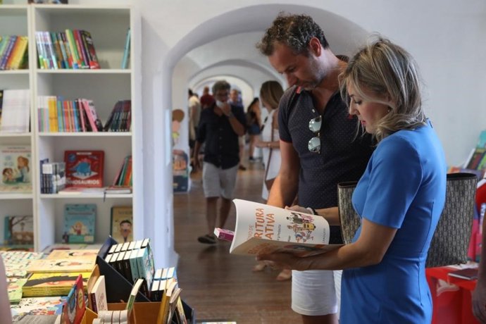 Archivo - Imagen de archivo de la Feria del Libro de Cádiz 2022