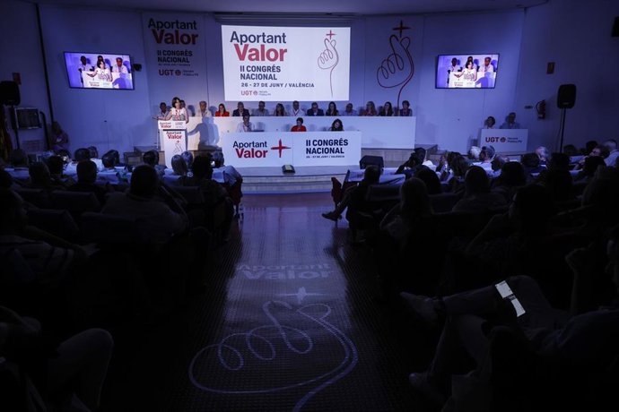 La secretaria general del PSPV-PSOE, Diana Morant, interviene en la inauguración del congreso de la Federación de Servicios Públicos de la UGT-PV, a 26 de junio de 2025, en Valencia
