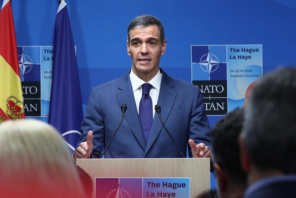 El presidente del Gobierno, Pedro Sánchez, ofrece una rueda de prensa durante la segunda jornada de la Cumbre de la OTAN