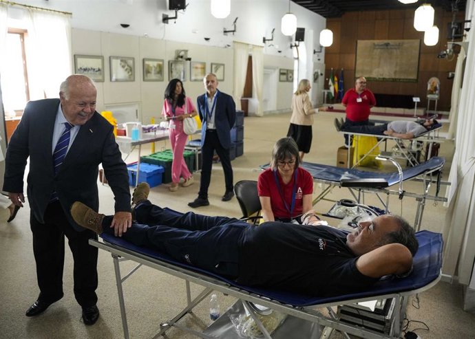 El Parlamento acoge nuevamente una campaña de donación de sangre en que han participado 42 personas.