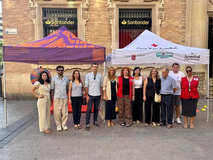 Estand del Ayuntamiento de Murcia para la conmemoración del Día Internacional de la Lucha contra el Uso Indebido y el Tráfico Ilícito de Drogas
