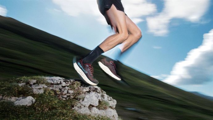 El corredor de ultratrail Kilian Jornet estrenará las NNormal Kjerag 02 en la Western States este fin de semana en California.