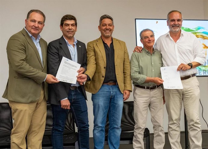 Ffirma oficial del Memorándum de Entendimiento entre la Diputación Provincial de Huelva y los municipios de Barrancos, Moura, Serpa y Mértola.