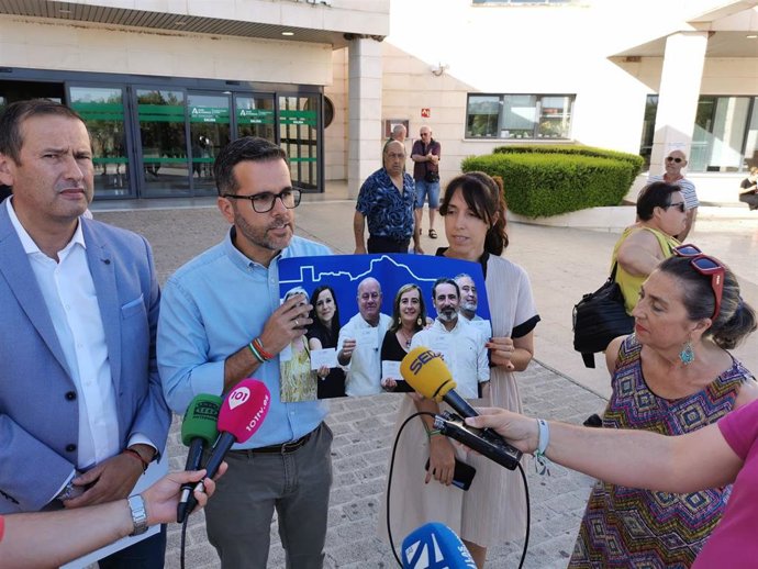 El edil del PSOE en el Ayuntamiento de Antequera. Francisco Calderón, ha pedido  la dimisión de la gerente del Hospital comarcal de Antequera.