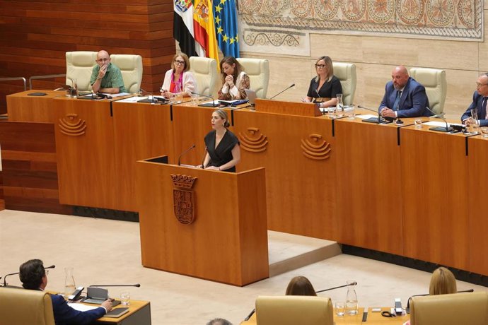 La presidenta de la Junta de Extremadura, María Guardiola, en su discurso de apertura del Debate sobre el Estado de la Región