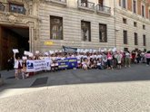 Foto: Técnicos superiores sanitarios exigen ante Hacienda cobrar el sueldo que les corresponde tras 18 años de incumplimientos
