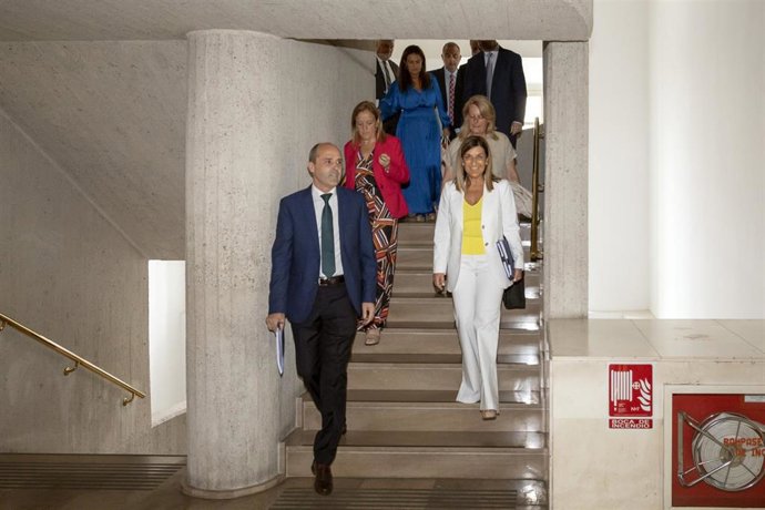 Alonso, con Buruaga, en el Debate del Estado de la Región
