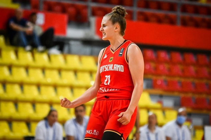 Sarah Polleros, durante un partido con la selección alemana.