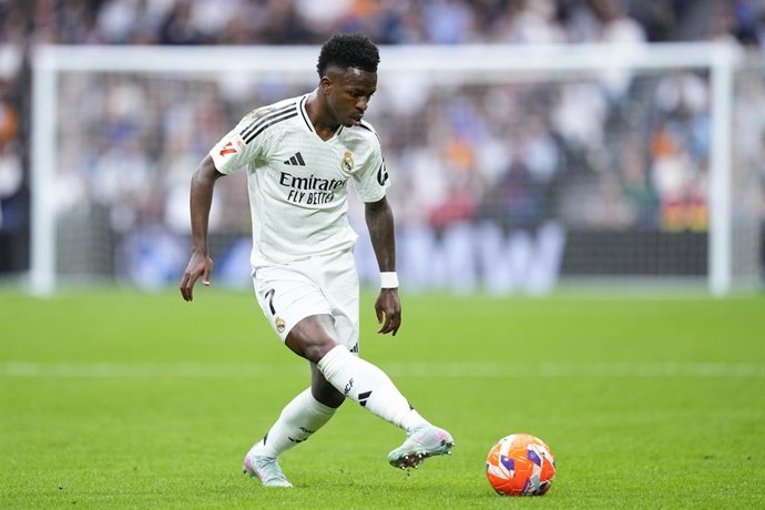 Archivo - Vinicius Junior of Real Madrid in action during the Spanish League, LaLiga EA Sports, football match played between Real Madrid and RC Celta de Vigo at Santiago Bernabeu stadium on May 04, 2025 in Madrid, Spain.