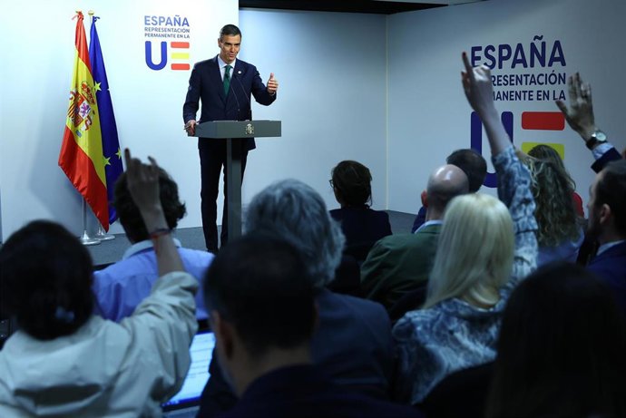 El presidente del Gobierno, Pedro Sánchez, ofrece una rueda de prensa tras una reunión del Consejo Europeo
