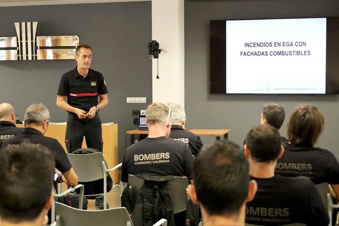 El Consorcio Provincial de Bomberos de Valencia elaborará planes de actuación específicos para edificios con fachada inflamable