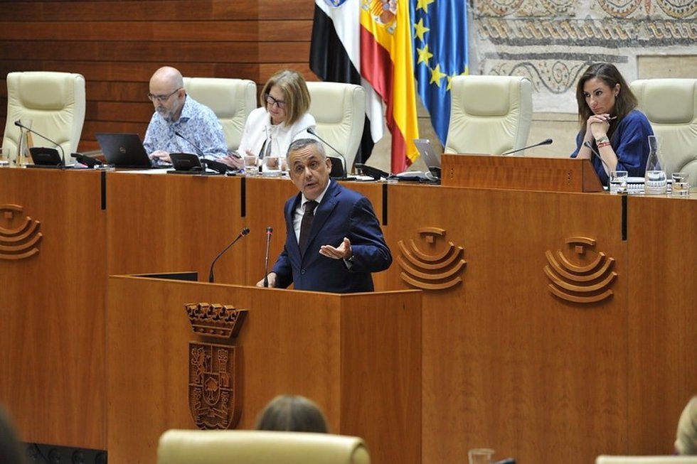 El presidente del Grupo Parlamentario Vox, Ángel Pelayo Gordillo, durante su intervención en el Debate sobre el Estado de la Región