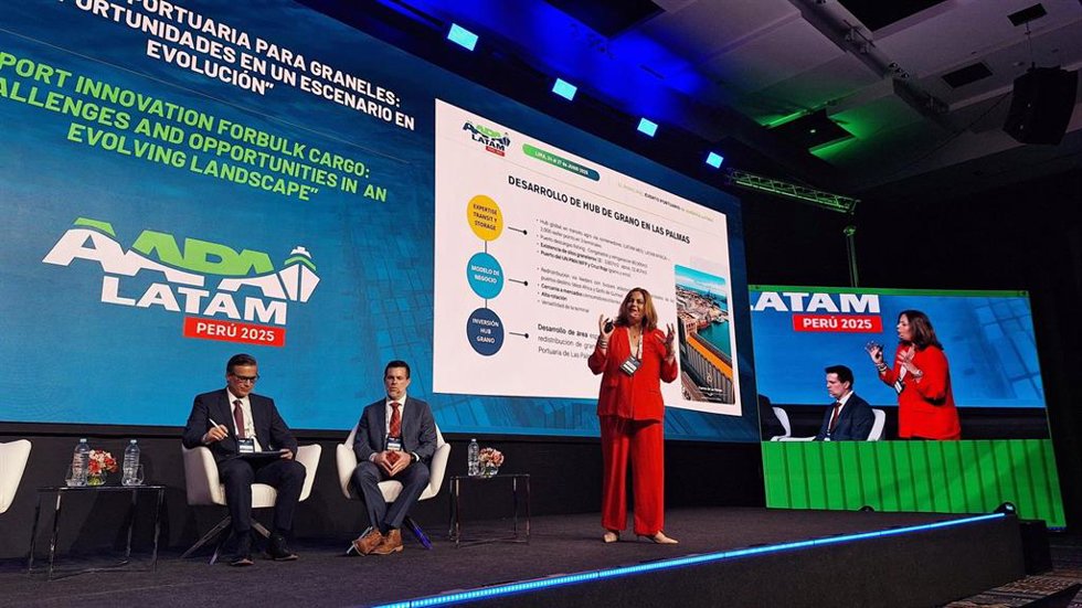 La presidenta de la Autoridad Portuaria de Las Palmas, Beatriz Calzada, durante el AAPA Latam 2025