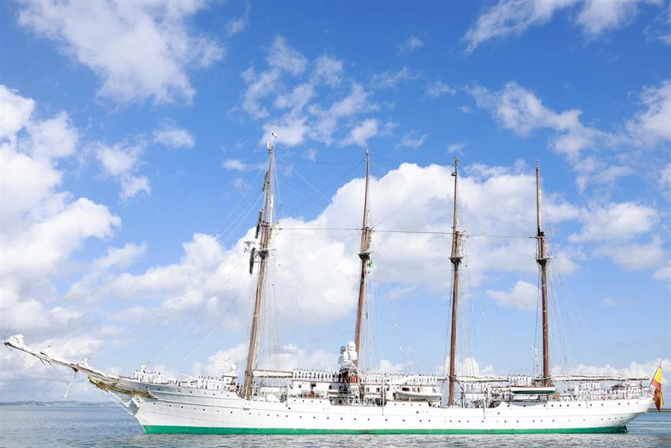 Archivo - La princesa Leonor al puerto de Salvador de Bahía (Brasil) junto al resto de guardiamarinas que realizan con ella el crucero de instrucción en el buque escuela Juan Sebastián Elcano, a 14 de febrero de 2025, en Salvador de Bahía (Brasil). Arch
